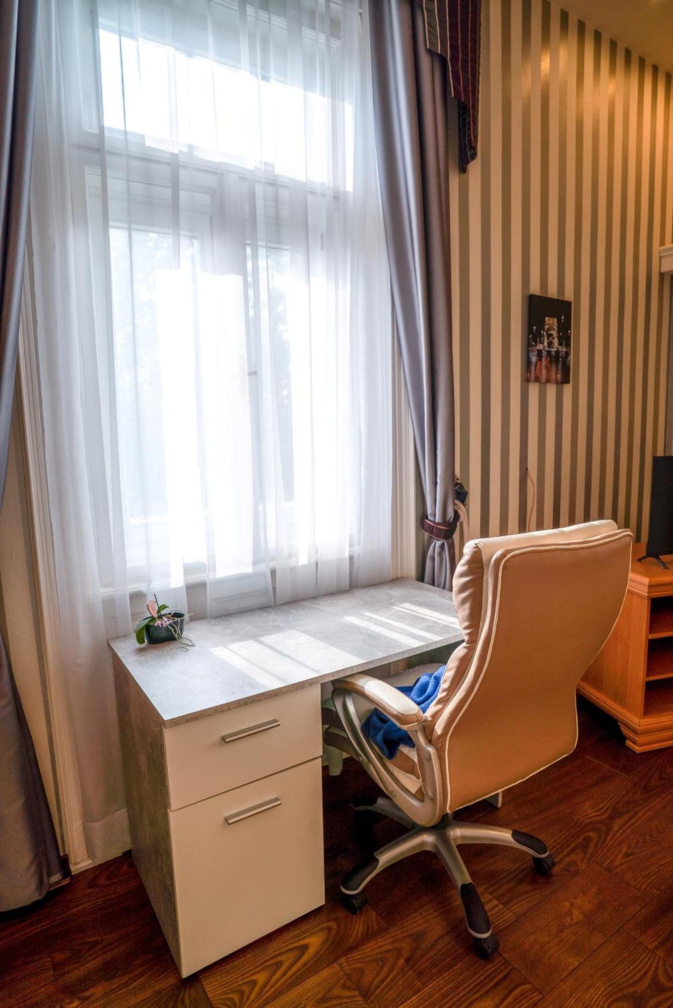 Residence Oasis Gyor Luaran gambar